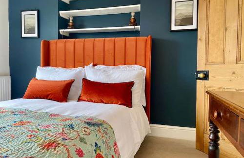 Cotswold Home over 4 floors - perfect for Families Friends Contractors - Foto 2