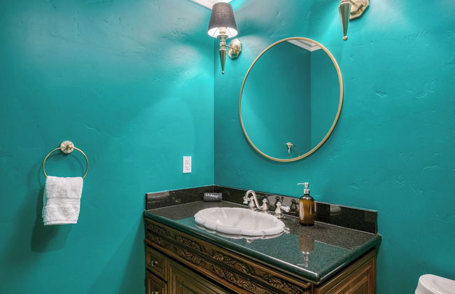 Grand Contento by Avantstay Extraordinary Estate w/ Pool & Movie Room - Photo 37