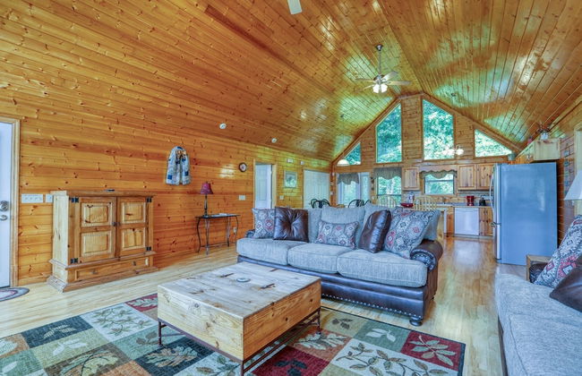 Moosetrax - 3 Bedrooms, 2 Baths, Sleeps 6 Cabin by RedAwning - Photo 13