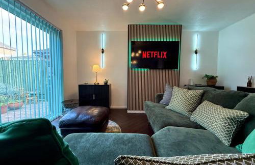 Modern 3 Bedroom Bungalow, EV Friendly, Parking Included - Foto 58