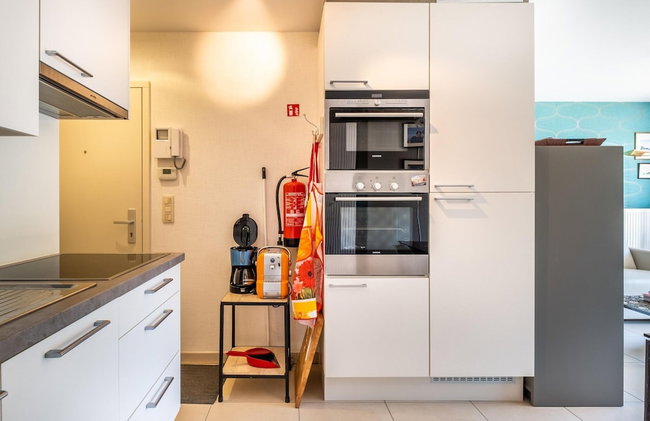 Duplex Near Zeedijk & Center With Sunny Balcony - Photo 5