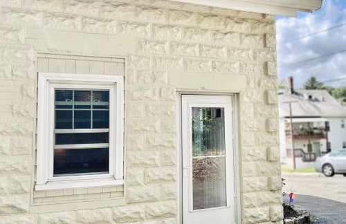 New England Nest - Modern 2BR Home with EV Charger - Foto 36