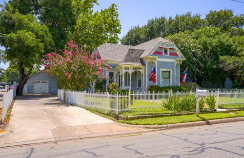 Granbury Home with Fire Pit, Walk to The Square! - Foto 39