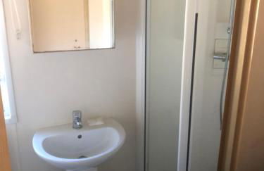 Classy caravan with ample space - Foto 8