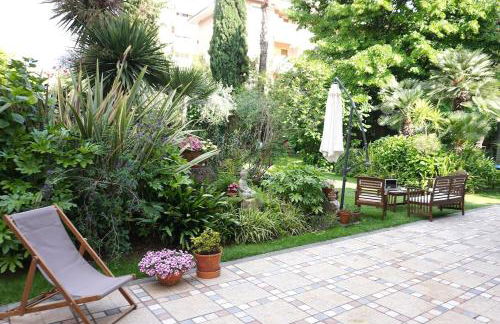 Villa Angelina Holiday Homes I Casa Glicine I A pochi chilometri da Sanremo e il suo Festival I Giardino I Parcheggio privato - Foto 19