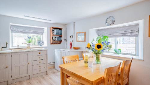 Grade II Listed House Tranquil Garden & Parking - Foto 3