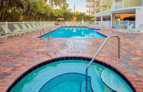 Crystal Palms Beach Resort - Photo 16