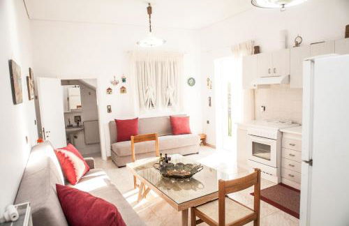 Plagia's Sunset Apartments - Photo 49