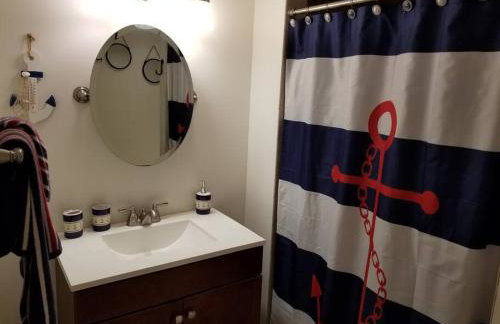 Chain O Lakes Nautical 4Bed 3Bath Waterfront with Bonus Room, Large Deck and Hot Tub - Foto 43