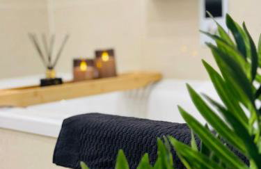 Modern 2Bed 2Bath Maidstone Apt - Parking, WiFi, Balcony - Perfect Long Stay - Foto 14