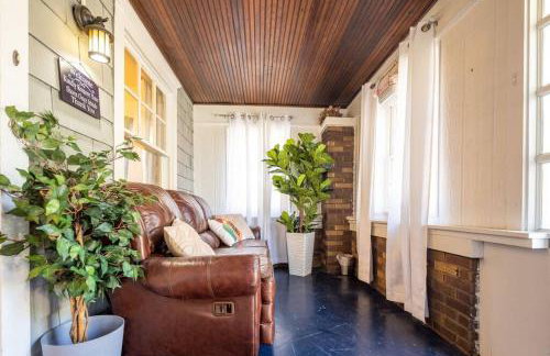 Charming Modern Farmhouse Retreat - Foto 23