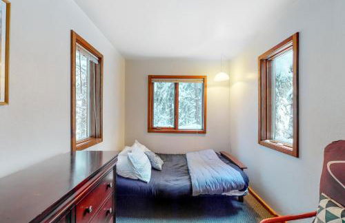 Compton's - Photo 19