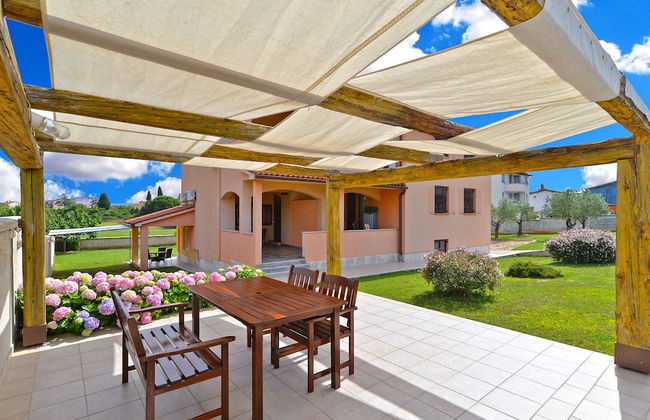 Apartment 669 - Photo 23