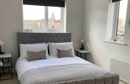Luxury 2 Bedroom waterfront apartment with balcony - Foto 34