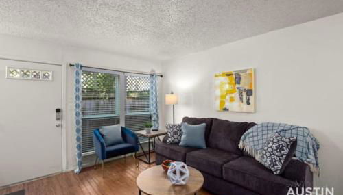 WFH in Relaxing Clarksville Townhome with Parking - Foto 2