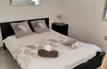 Essential Near stadium Air conditioning et Private parking - Foto 10