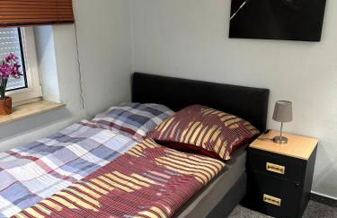 Large accommodation for up to 18 people near Halle Leipzig with Pool Table - Foto 13