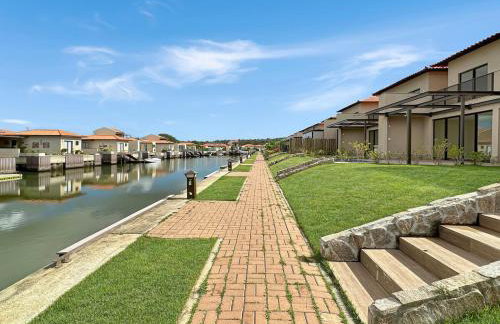 Casa em Condomínio Clube - Ar condicionado - Piscina - Foto 49