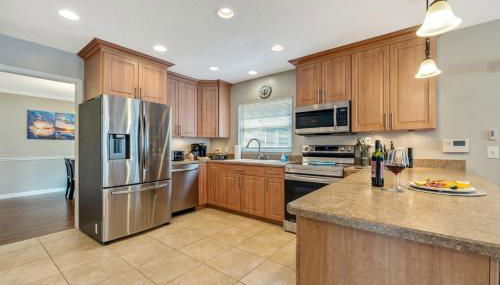 Exquisite Retreat with Heated Pool for 14 Guests, Pool Table Paradise! - Foto 4