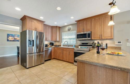 Exquisite Retreat with Heated Pool for 14 Guests, Pool Table Paradise! - Foto 4