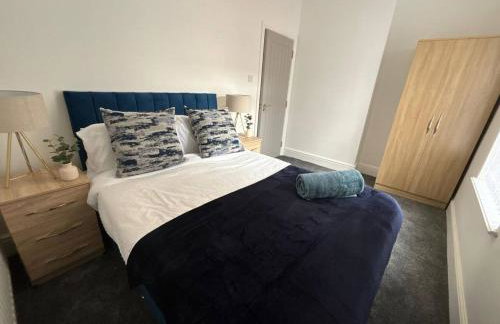 Spacious 3BR Home in Runcorn | Sleeps Large Groups - Foto 2