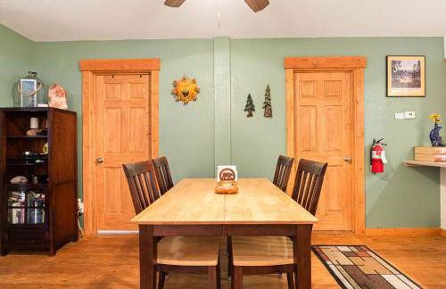 Sierra Pines Retreat - Sleeps 6 - Foto 16