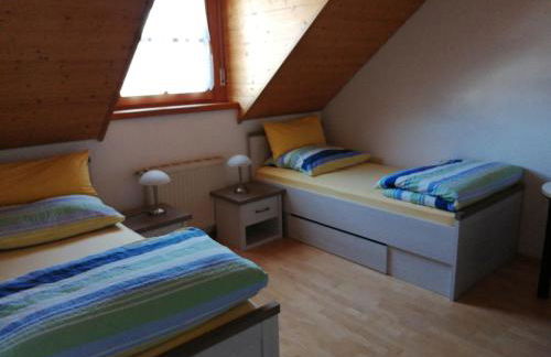 Schöne Wohnung in Deggendorf für 1 bis 5 Personen - Foto 7