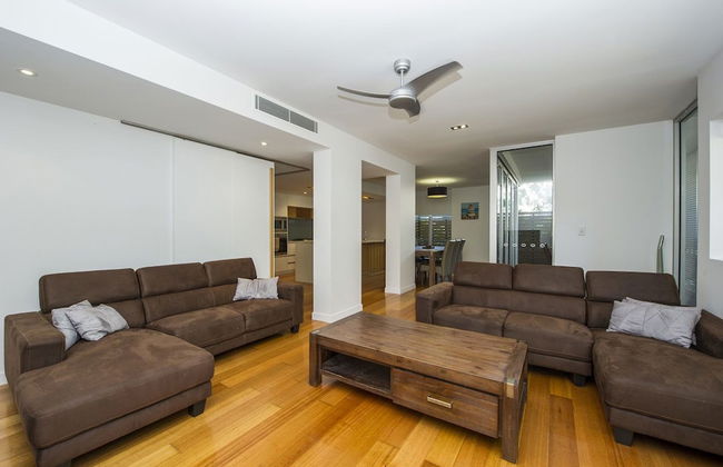 Maggies Beachfront Apt. 1 - Photo 8