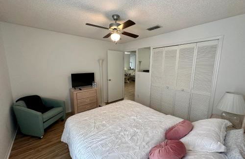 Private pool with a beautiful view overlooking the lake! Near Disney - Universal - Foto 37