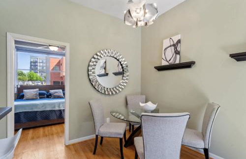 Warehouse District Modern Condo with Private Garage - Foto 11