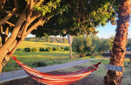 Exotic Gem Relaxing Farm Vibes Near Safari Zoo, Legoland & Wineries - Foto 1