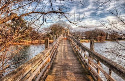 The Most Desired Summer Retreat with Private Pool Just 5 Minutes from the Beach - Foto 60