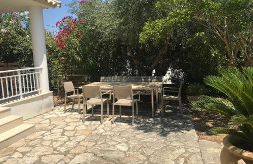 Top Holiday Home Private Pool by the sea With Private Garden for Private use - Photo 54