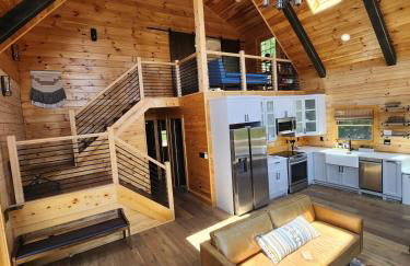 Modern Mountaintop Log Home with Amazing Views! - Foto 9