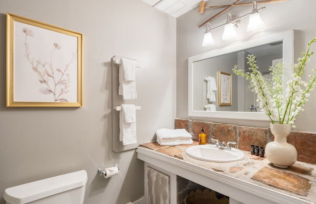 River Lodge by Avantstay 11 BR Historic Estate w/ Pool & Views of Hudson! - Foto 23