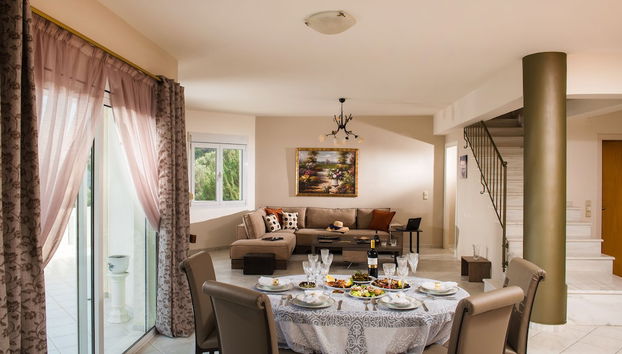 Coin salon dans le hall