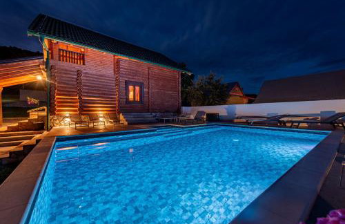 Log Cabin Valley - Private Villa with Pool - Photo 14