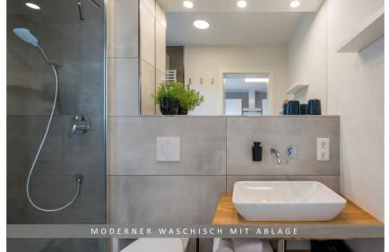 Apartment Leinetal mit Kamin & Kaminholz, 1-3 Personen , Schlafzimmer mit Boxspringbett 180x200 & hochwertige Hotelbettwäsche, bequemes Einzelbett im Wohnzimmer, Terrasse, Einbauküche, - Photo 9