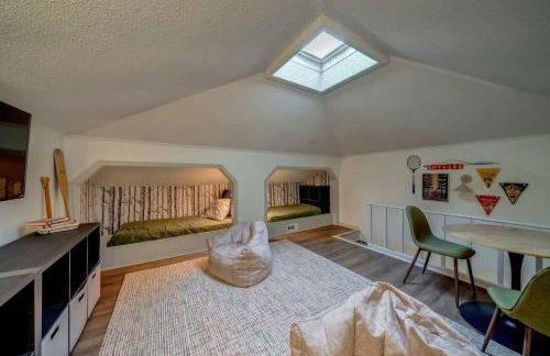 Secluded Retreat w Hot Tub, FirePit & Pool Access - Foto 3