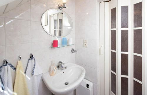 Einladende Ferienwohnung mit Außenpool - Foto 16