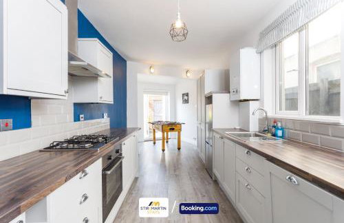 Comfy 3bed House By StirkMartin Stays Short Lets & Serviced Accommodation Cardiff With Free Parking & 8mins to City Centre - Foto 14