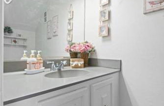 Townhome - Convenient Location - Foto 23