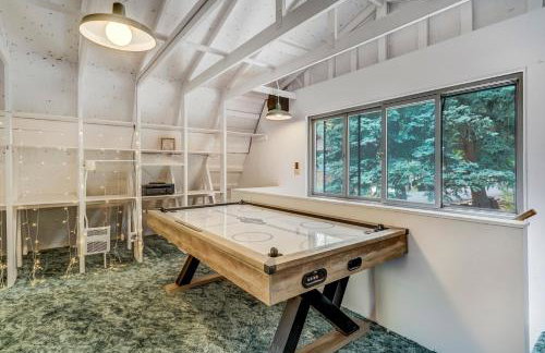 Upper Stone Lodge - Hot Tub & Game Room - Upper Unit - Foto 24