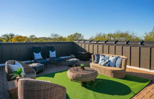 2 Miles to Broadway w Rooftop Deck Grill & Garage - Foto 2