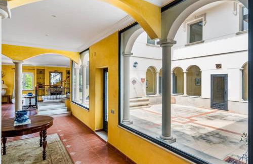 Architectural jewel between sea and mountains - Foto 43