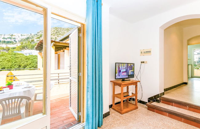 Velazquez - Photo 15