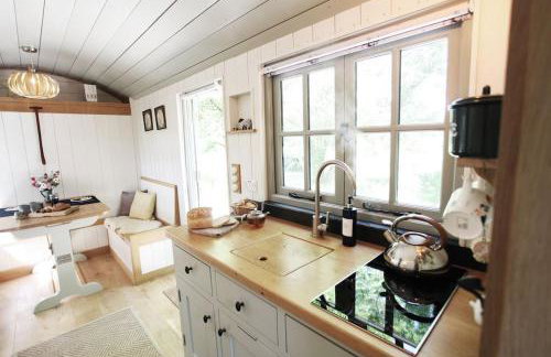 Hut at Nettle and Dock - Foto 15