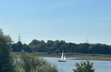 Tranquil Lodge with river views - Foto 6