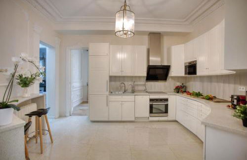 Galeries LaFayette - 7 bedrooms - lift - aircon - Foto 23