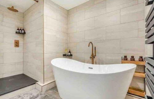 The Retreat-luxury cottage with hot tub (sleeps 4) - Foto 20